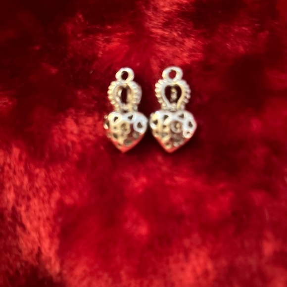 Juicy couture earrings with missing prongs - Picture 3 of 3